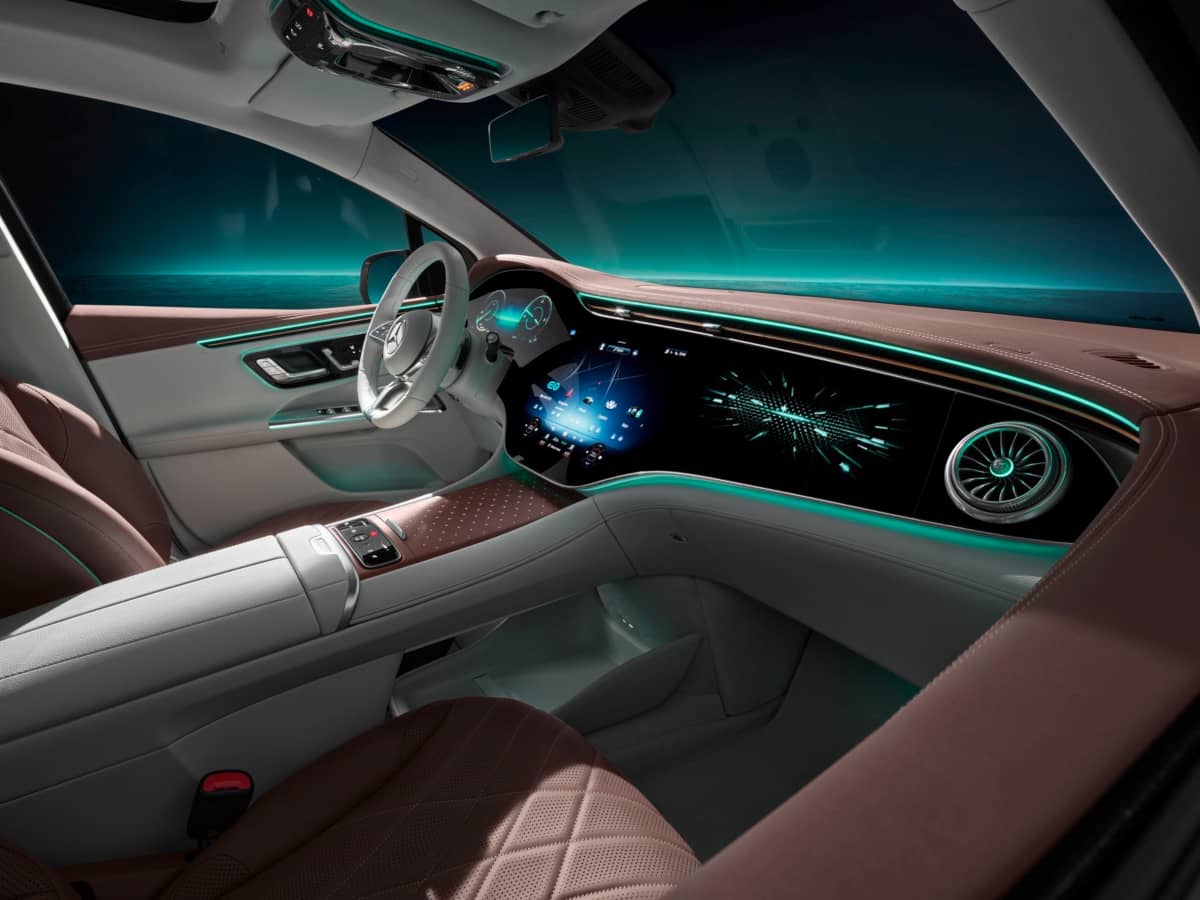 Mercedes EQE SUV Hyper screen