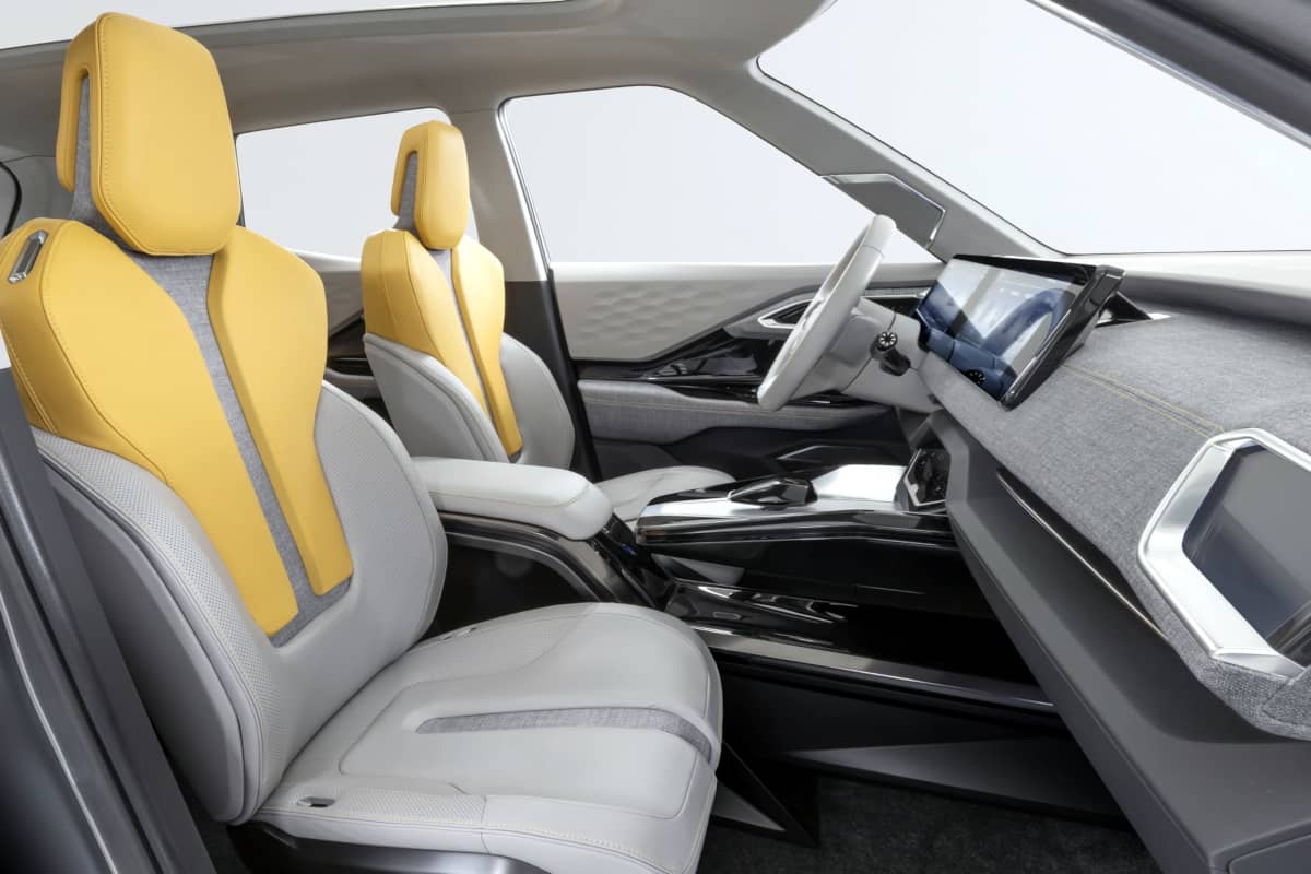 Mitsubishi XFC Concept Front seats