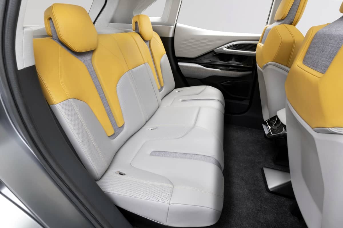 Mitsubishi XFC Concept Rear seats