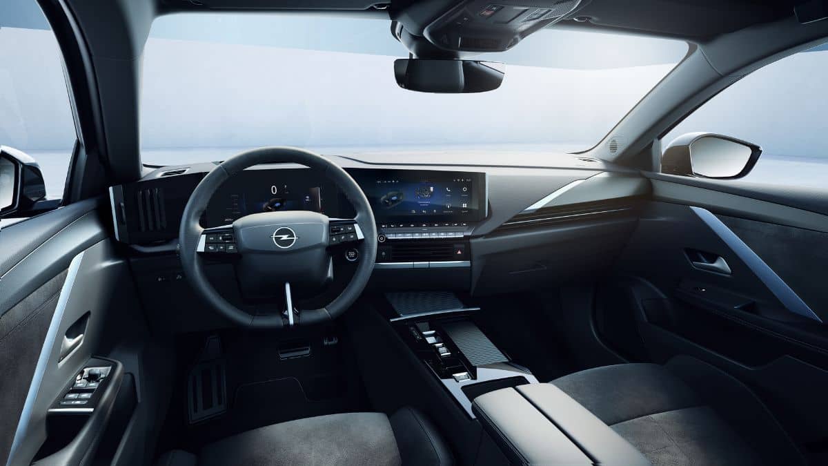 Opel Astra Electric Cockpit