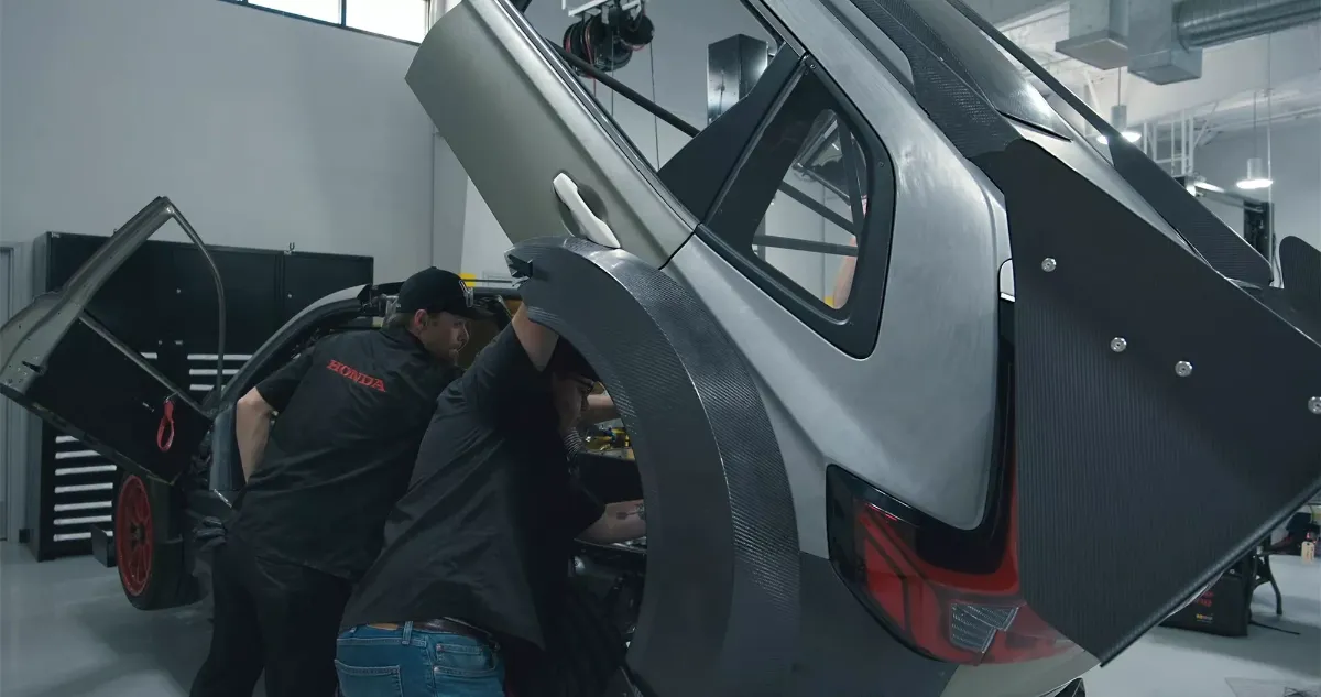 Honda CR-V Hybrid Racer Teaser