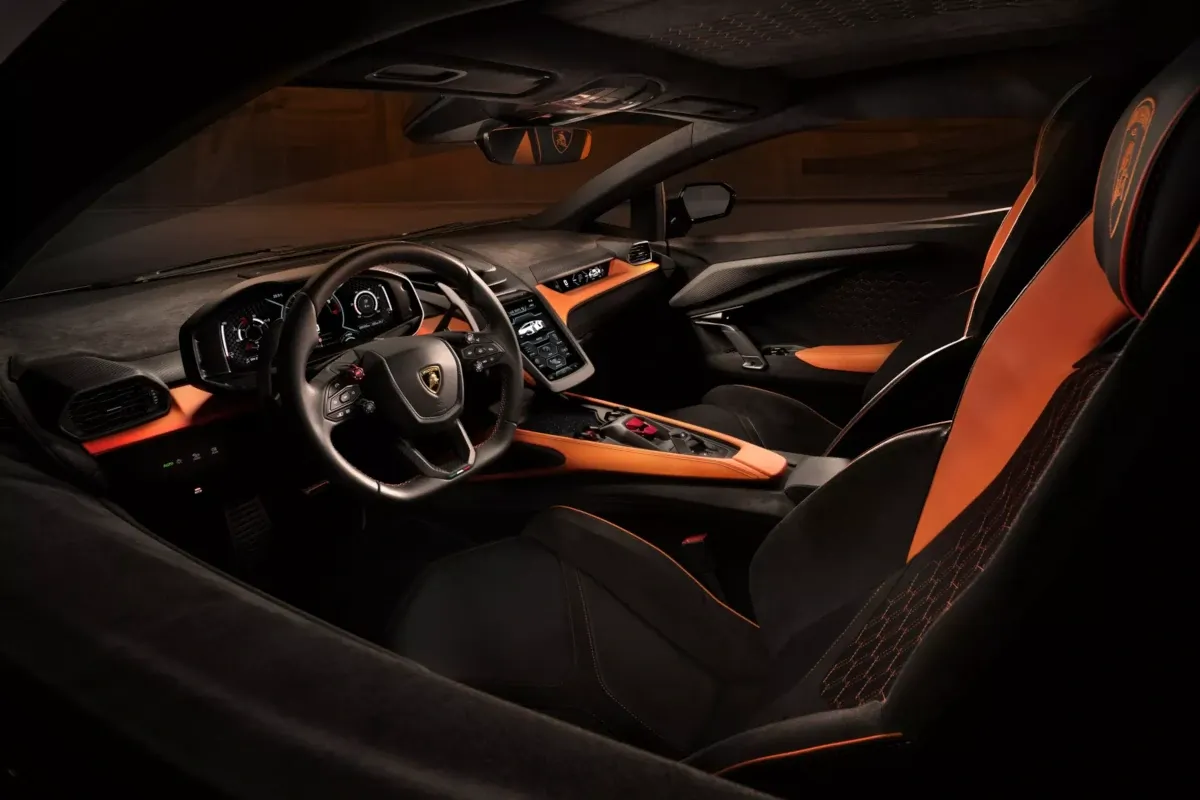 Lamborghini Revuelto Interior