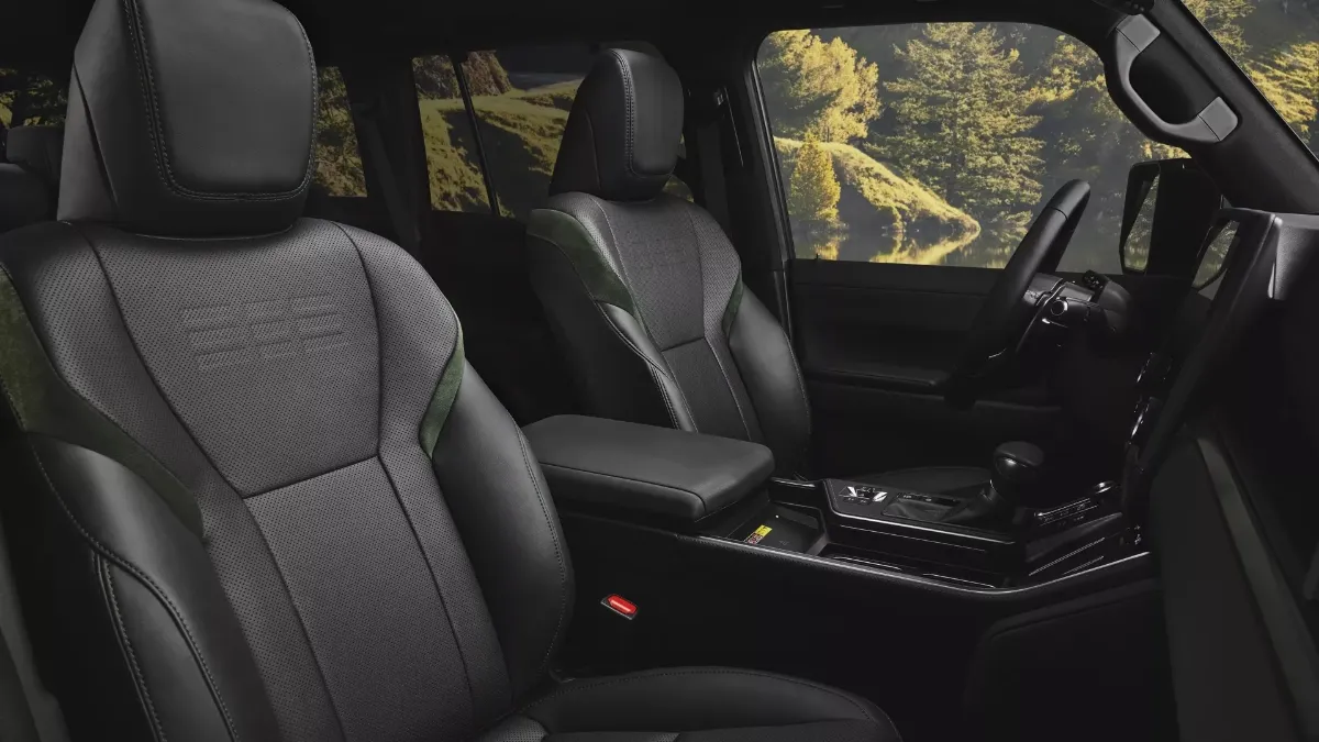 Lexus GX Front seats