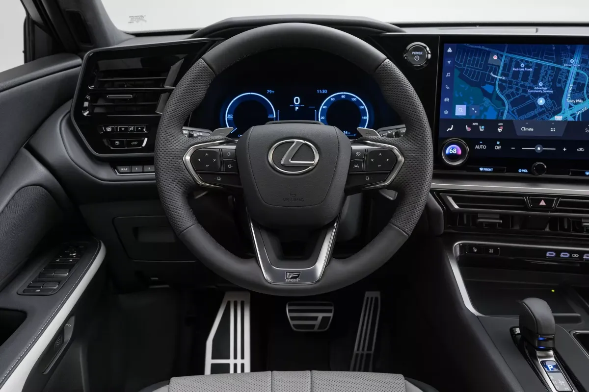 Lexus TX Cockpit