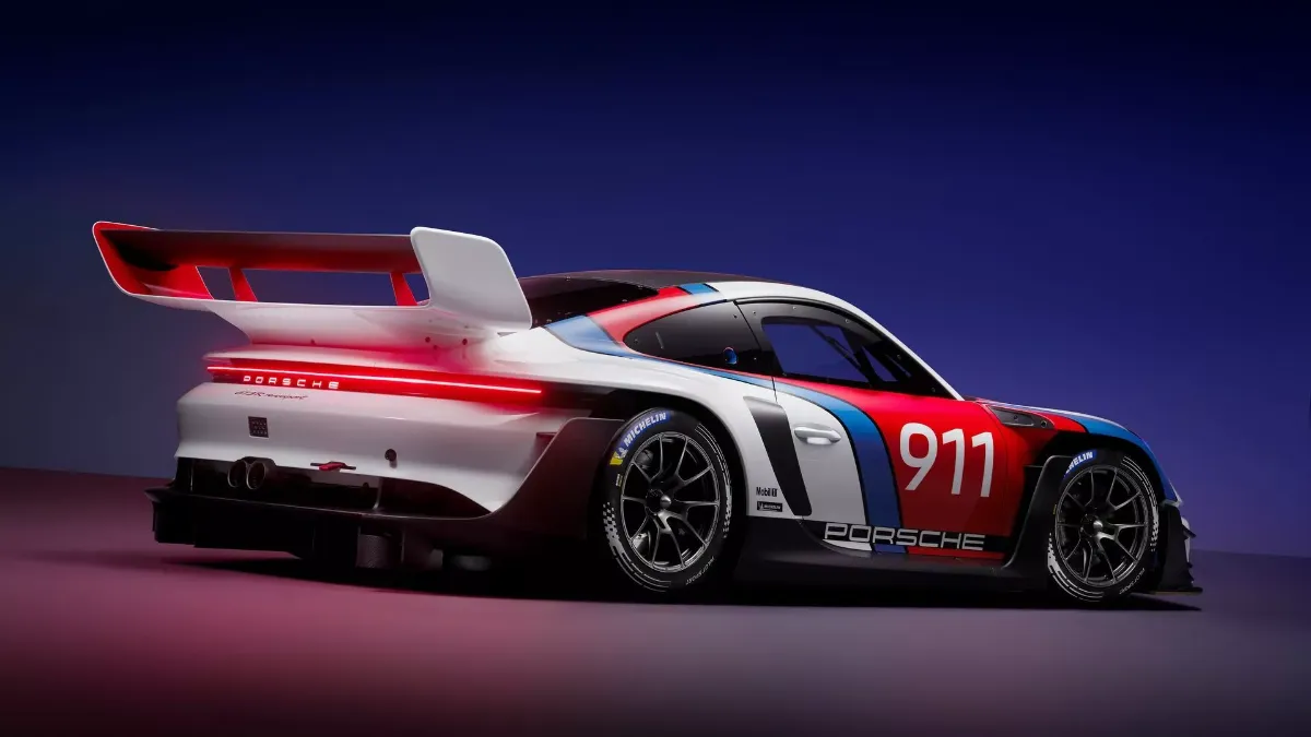 Porsche 911 GT3 R rennsport Rear three quarter