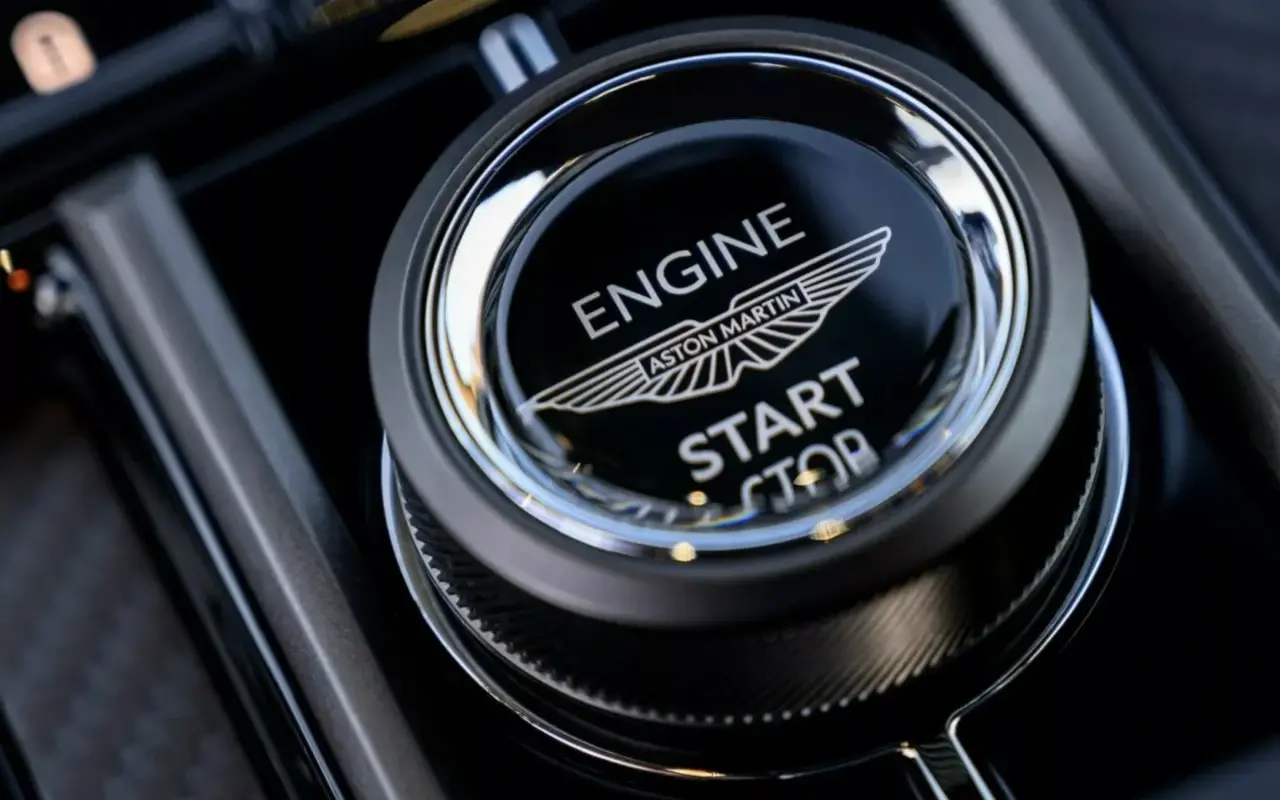 Aston Martin Vantage 2024 Engine start switch