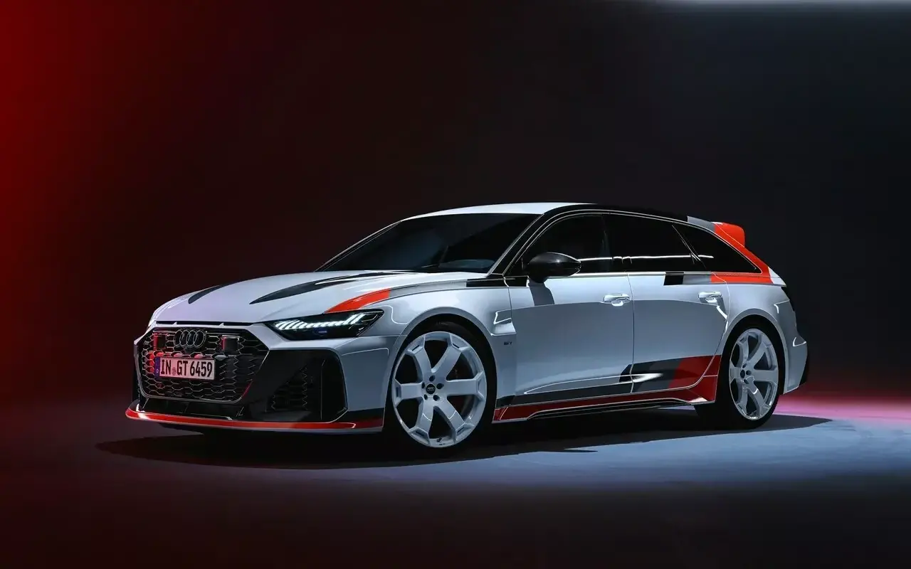 Audi RS6 Avant GT Front side
