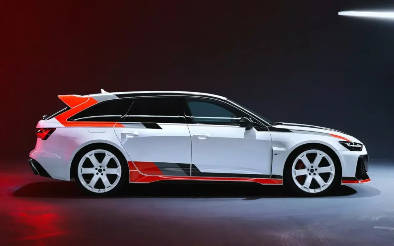 Audi RS6 Avant GT Side