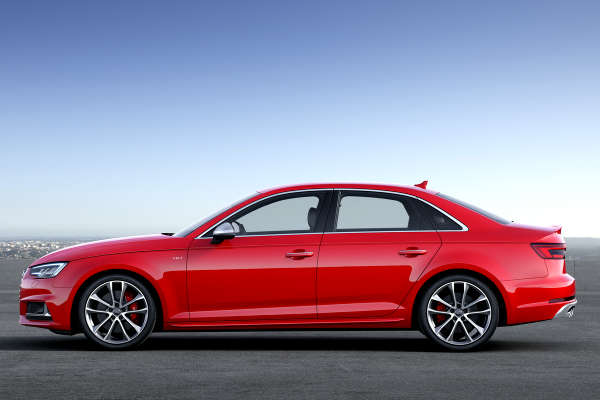 Audi_S4_sedan_side